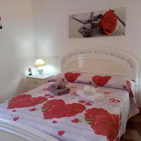 Appartamento Vacanze Le Rose Bosa Eksteriør bilde